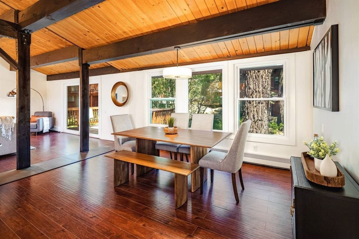 dining room cascadia str